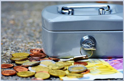 freelancer reviewing bank cashflow.jpg